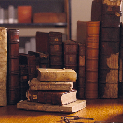 A visit to see the Vicar’s Library of St Mary’s, Marlborough deposited on permanent loan at the Weston Library in Oxford